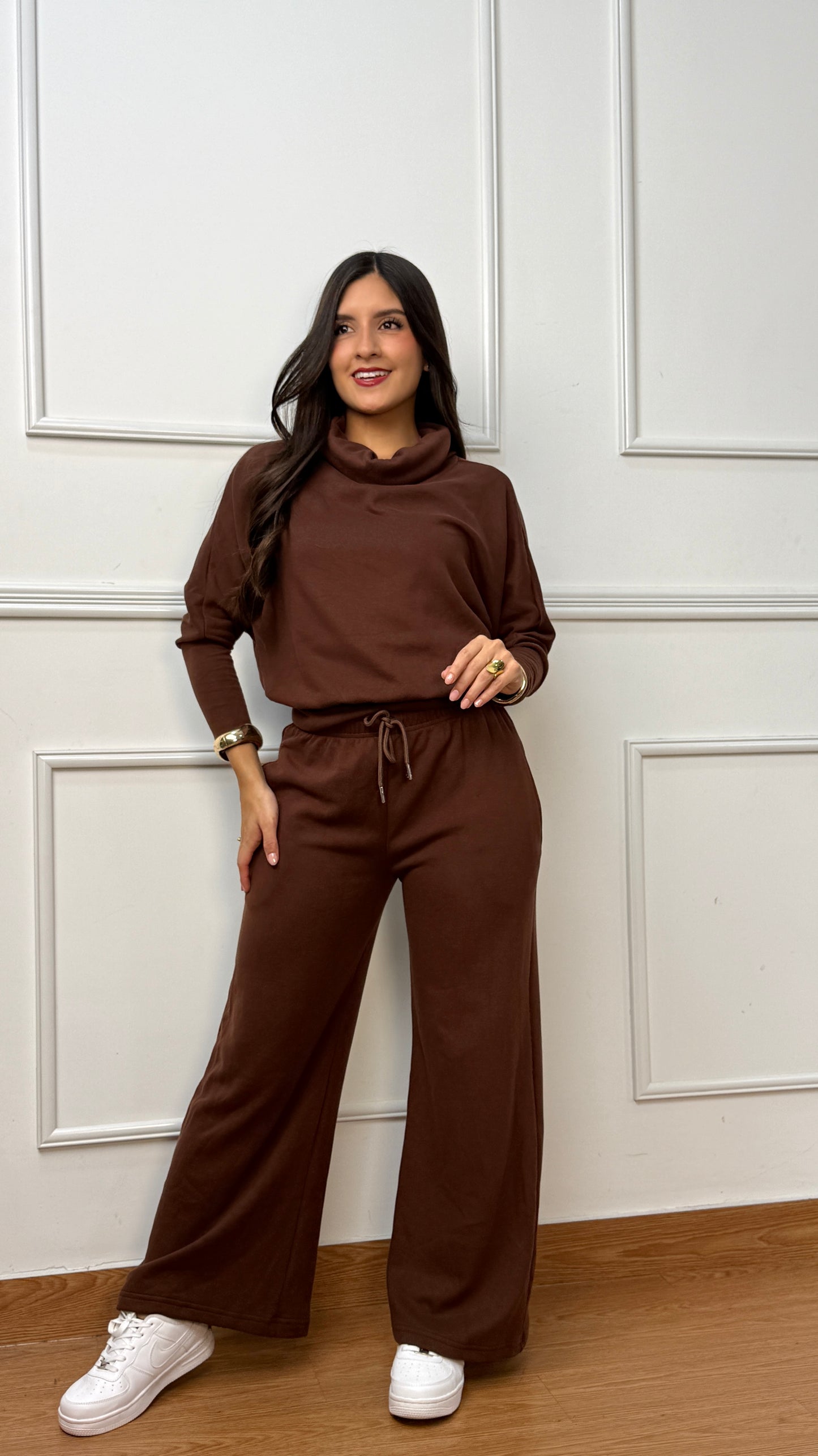 CONJUNTO ALDARA CHOMPERO GRUESO CHOCOLATE