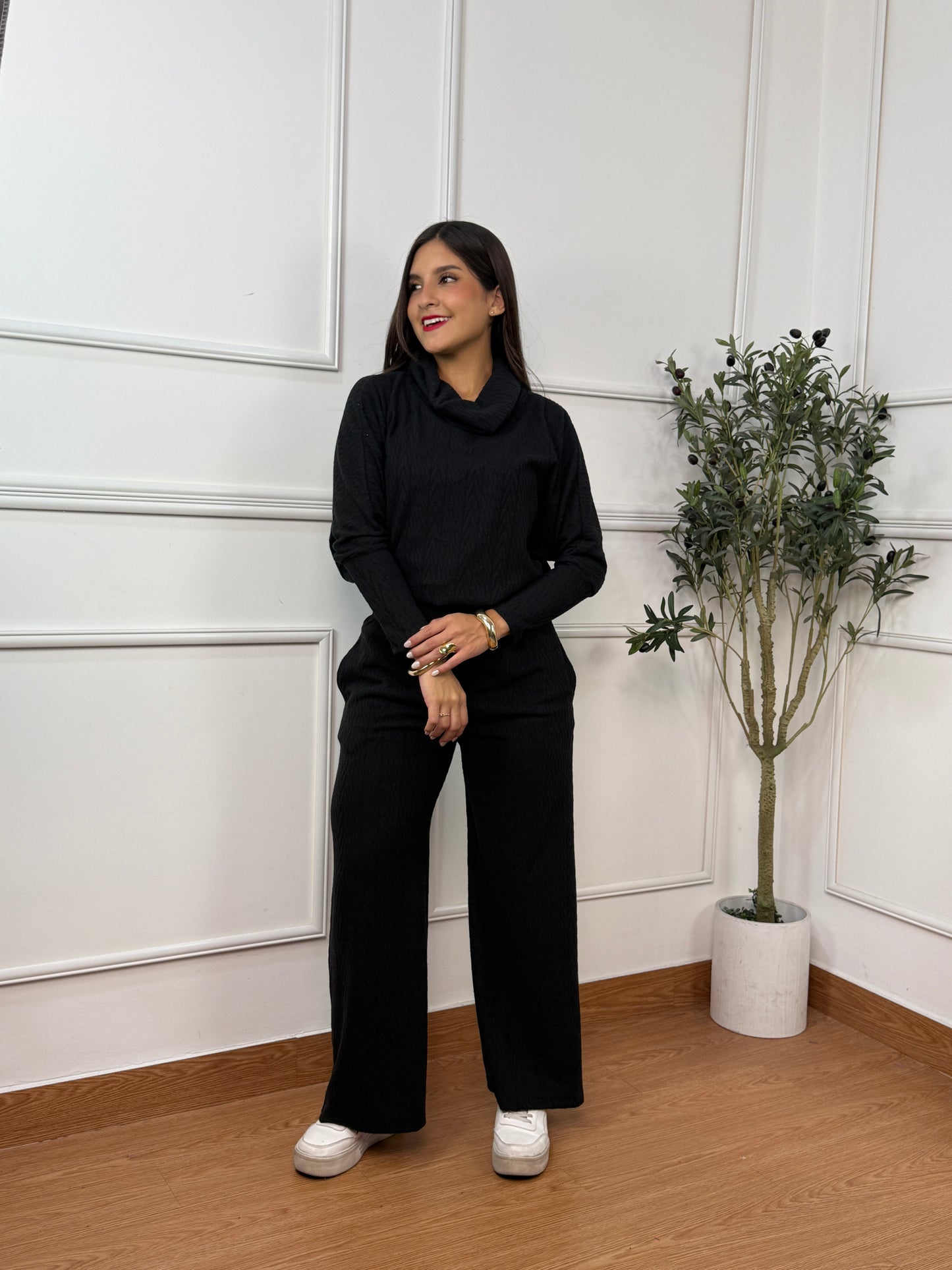 CONJUNTO ALDARA CHOMPERO NEGRO